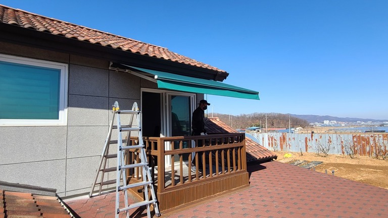 전원주택 2층 발코니 (접이식/수동)
